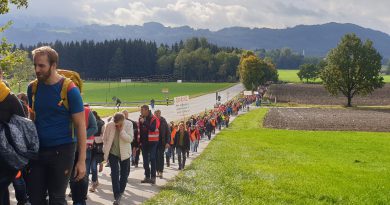 Große Demonstration in Lauterbach gegen eine neue Hochgeschwindig­keits­­trasse als Brennernordzulauf